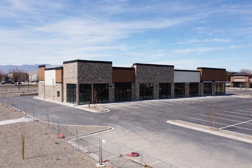 10983 S Redwood Rd, South Jordan, UT à louer - Photo du bâtiment - Image 2 de 8