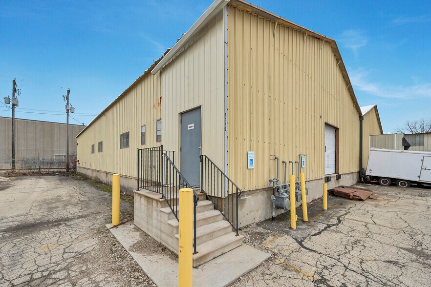 1662 Morrow St, Green Bay, WI à louer - Photo du bâtiment - Image 2 de 10
