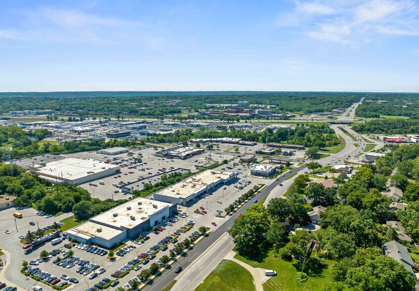 10111-10217 State Line Rd, Kansas City, MO à louer - Photo du bâtiment - Image 2 de 9
