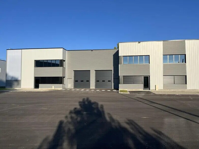 19 Chemin De La Lône, OULLINS-PIERRE-BÉNITE à vendre - Photo du bâtiment - Image 2 de 16