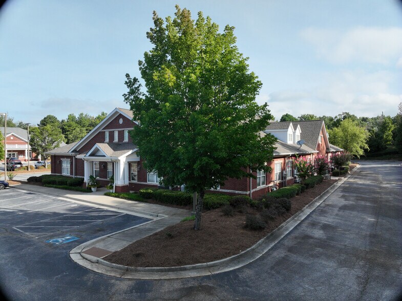1553 Janmar Rd, Snellville, GA à louer - Communauté Matterport - Image 3 de 23