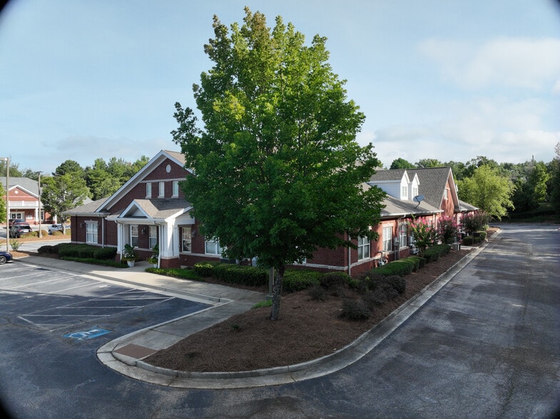 1553 Janmar Rd, Snellville, GA for lease - Matterport Community - Image 3 of 23