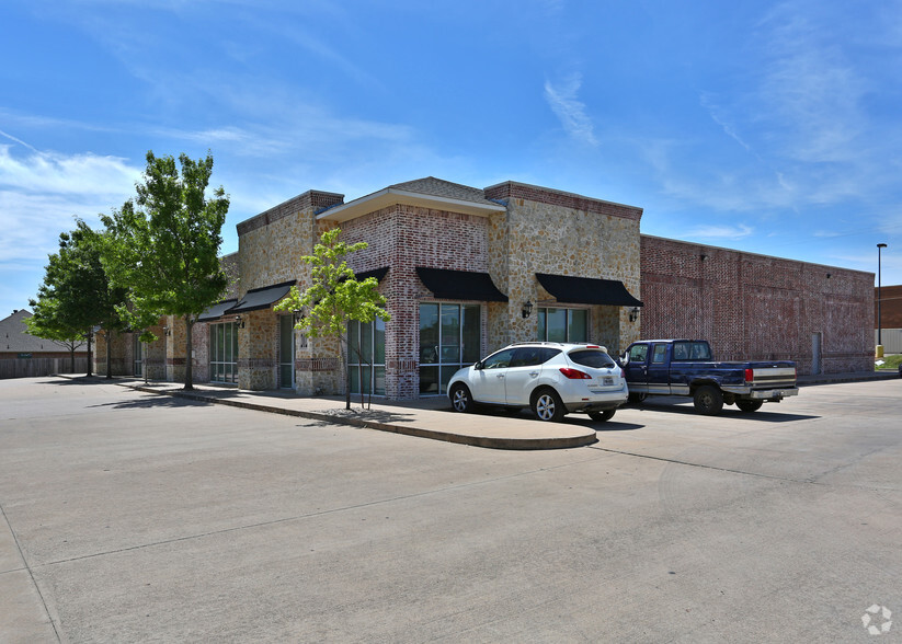 202 Hyde Park Blvd, Cleburne, TX for sale - Primary Photo - Image 1 of 31