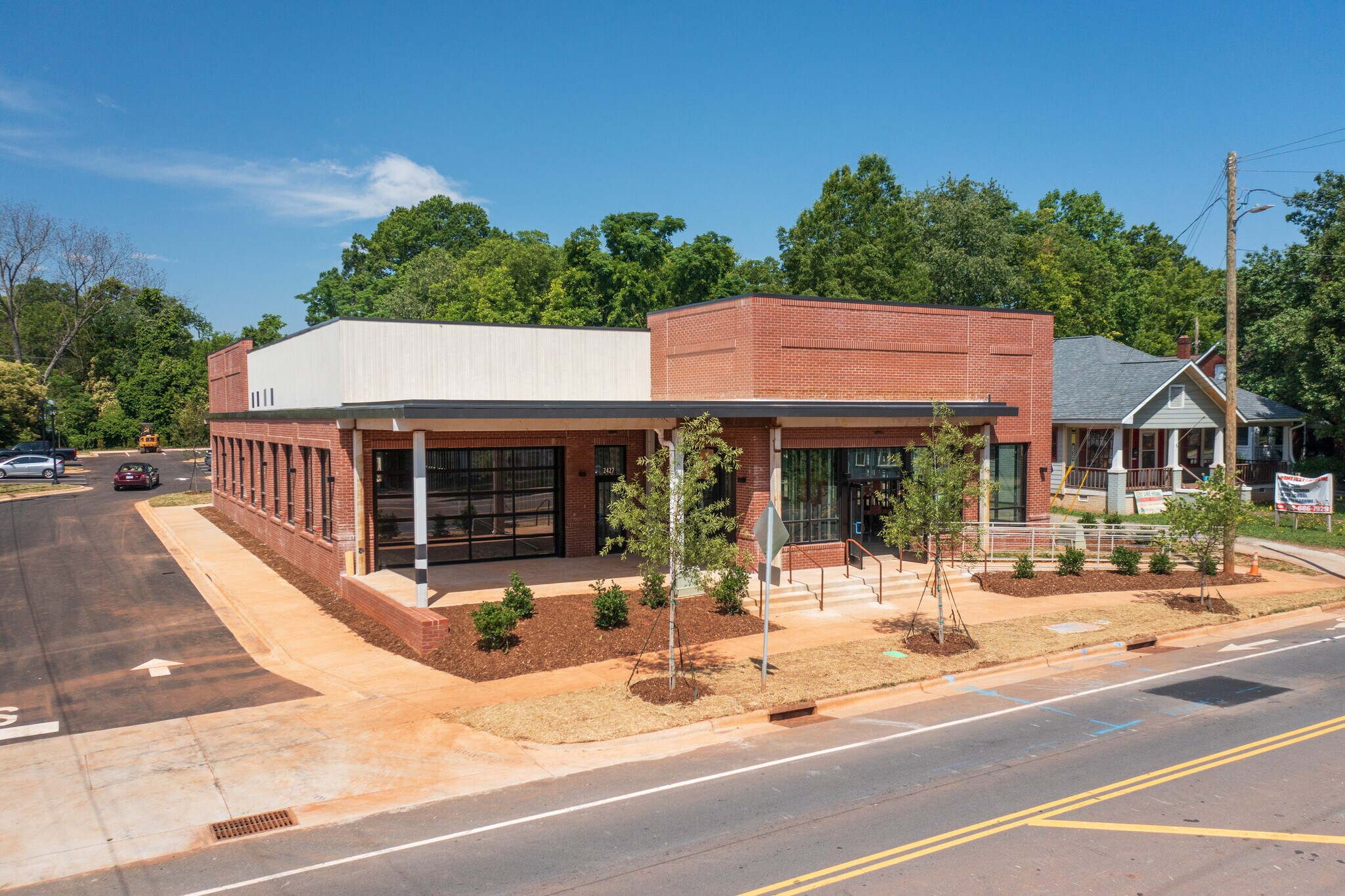 2427 Tuckaseegee Rd, Charlotte, NC à louer Photo du bâtiment- Image 1 de 4