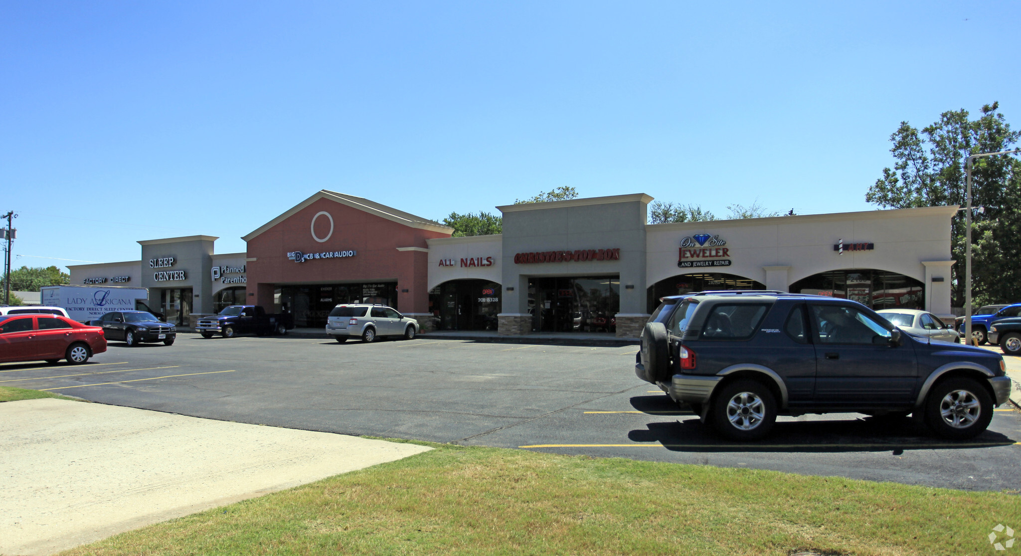 2100 W Lindsey, Norman, OK for lease Building Photo- Image 1 of 3