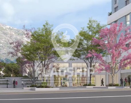 Retail in Marseille for sale Building Photo- Image 1 of 2