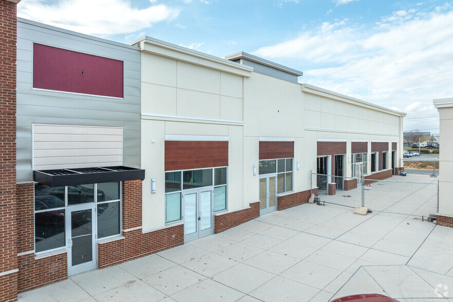 122-150 Cranbrook Rd, Cockeysville, MD for lease - Building Photo - Image 3 of 22