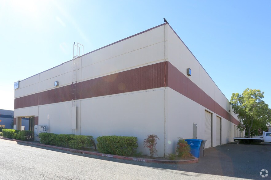 4950 Allison Pky, Vacaville, CA à louer - Photo du bâtiment - Image 3 de 4