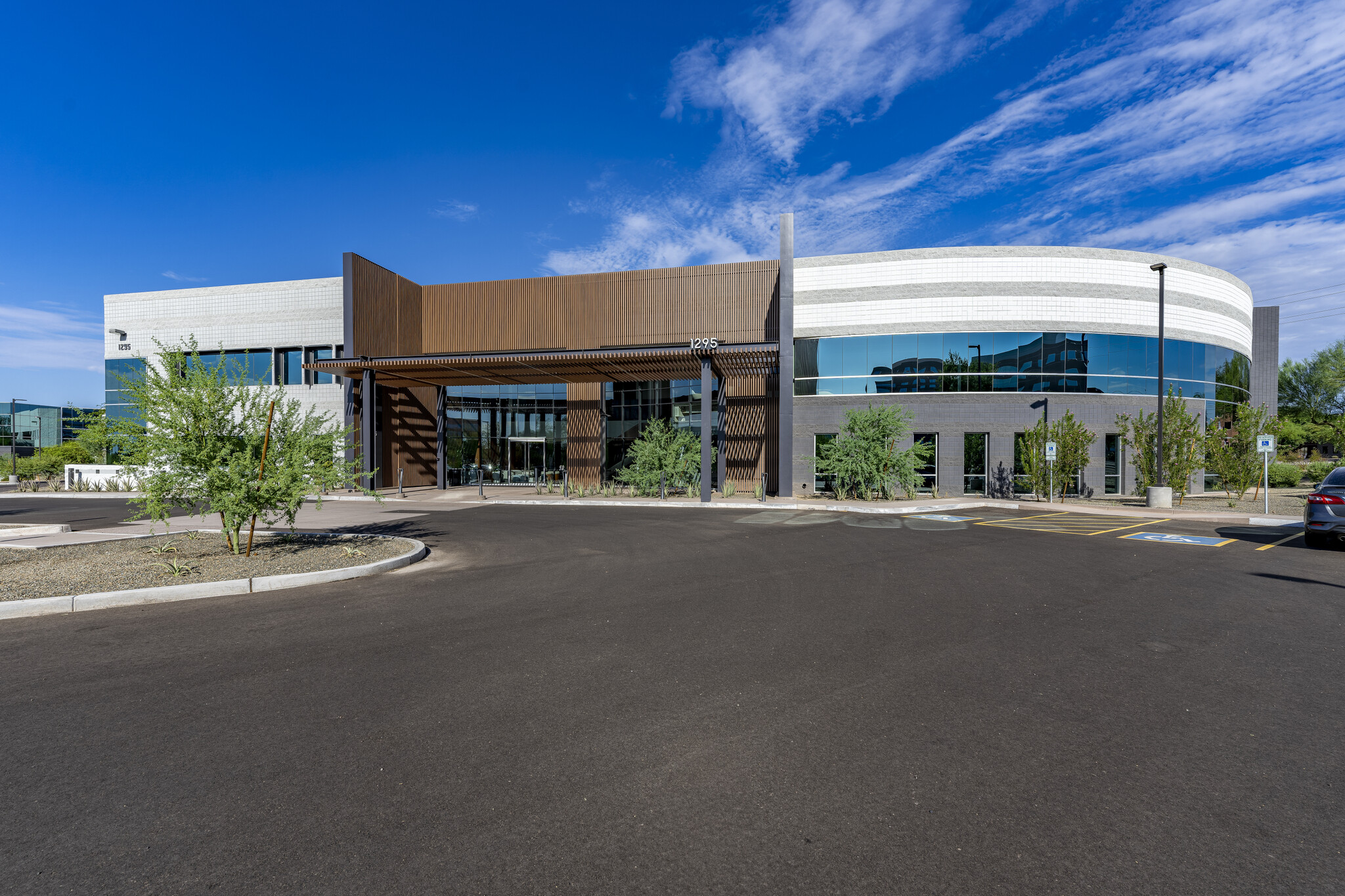 1295 W Washington St, Tempe, AZ for lease Building Photo- Image 1 of 15