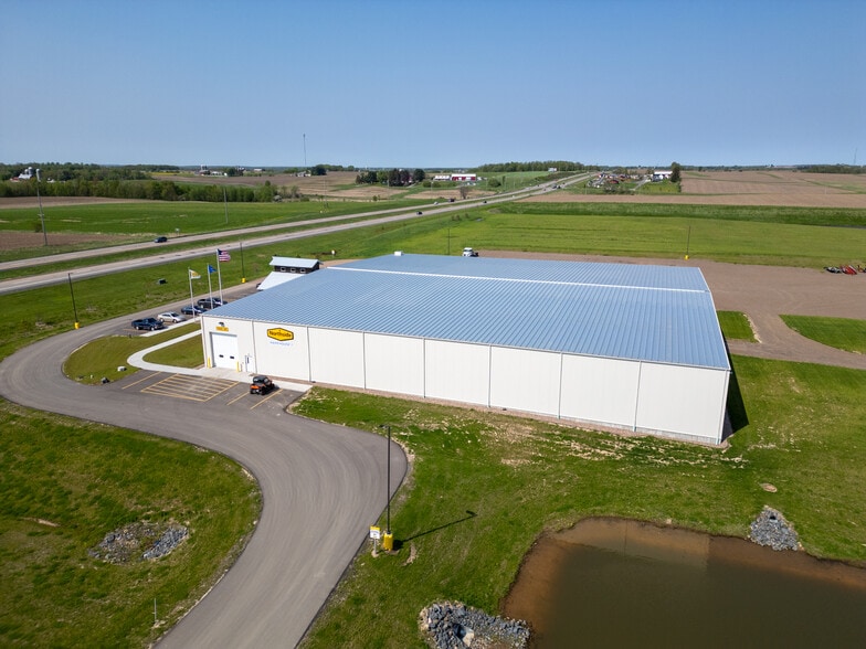 7602 345th st, Stanley, WI à louer - Photo du bâtiment - Image 2 de 21