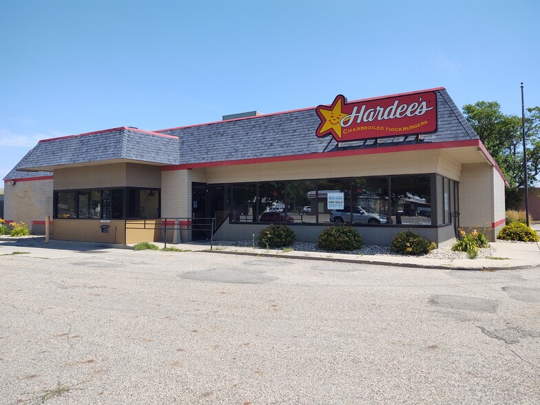 102 6th Ave SW, Aberdeen, SD for sale - Primary Photo - Image 1 of 1