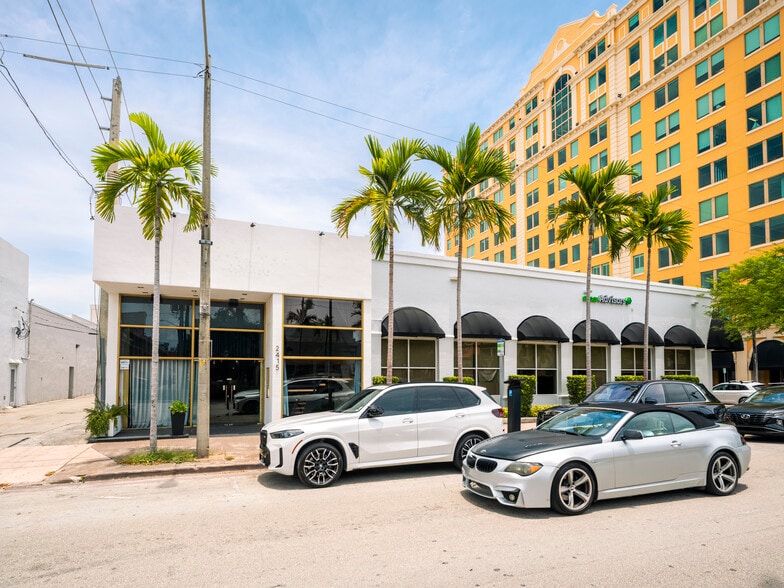 2415 Ponce de Leon Blvd, Coral Gables, FL for lease - Building Photo - Image 2 of 6
