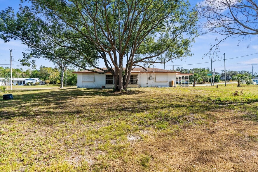 11533 Spring Hill Dr, Spring Hill, FL for sale - Building Photo - Image 2 of 32