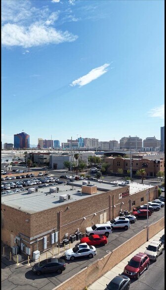 4185 W Tompkins Ave, Las Vegas, NV à vendre - Vidéo sur l’inscription commerciale - Image 2 de 46