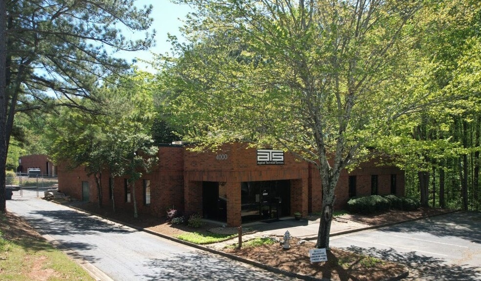 4000 Miller Ct W, Norcross, GA for sale - Building Photo - Image 3 of 19