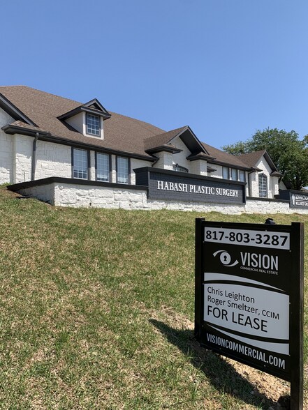 1100 E Southlake Blvd, Southlake, TX for lease - Primary Photo - Image 1 of 13