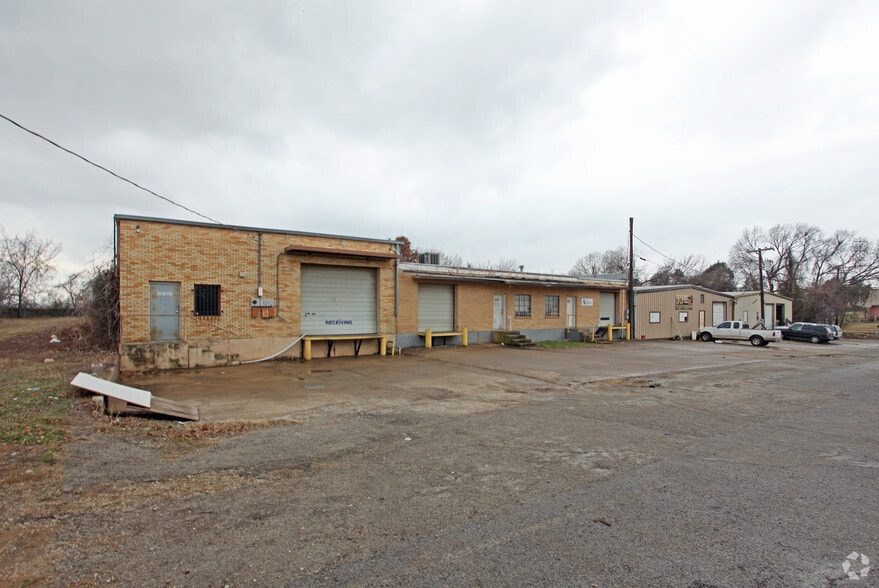 1110-1114 Maryland Dr, Irving, TX for lease - Building Photo - Image 3 of 3