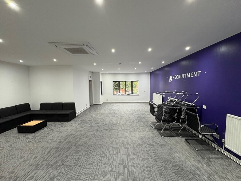 35 Frederick St, Loughborough for lease - Interior Photo - Image 3 of 6