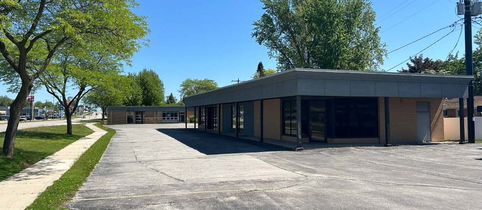 1239 S Military Ave, Green Bay, WI for lease - Building Photo - Image 2 of 4