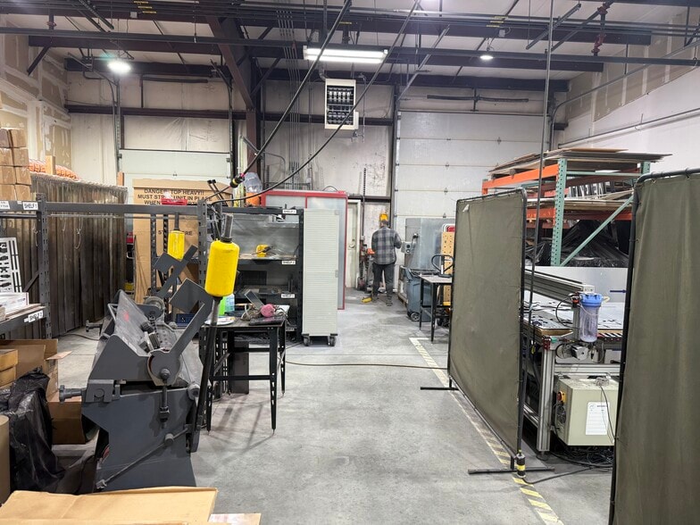 8670-8678 Orf Rd, Lake Saint Louis, MO for lease - Building Photo - Image 3 of 9