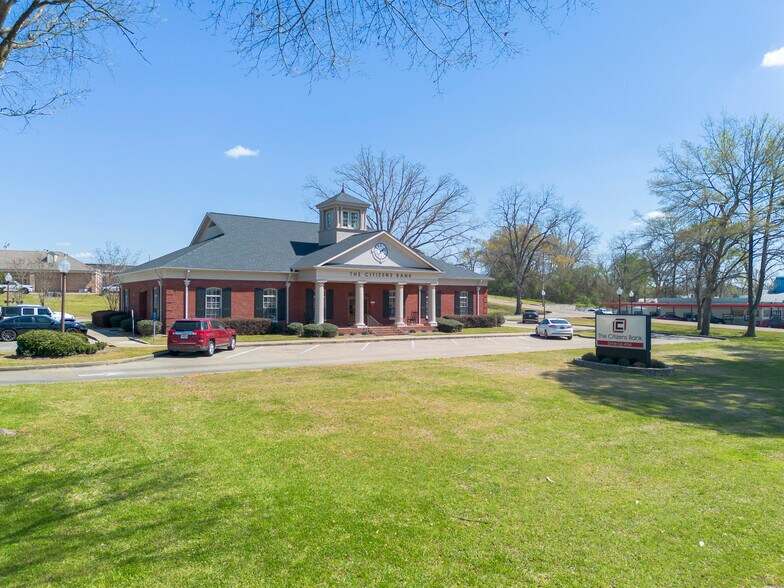 301 W Main St, Carthage, MS à vendre - Photo du bâtiment - Image 2 de 9