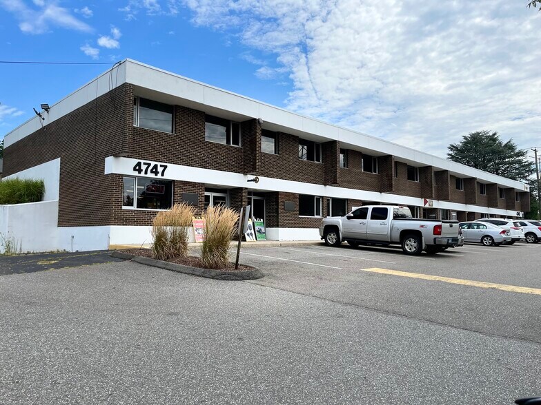 4675-4749 Main St, Bridgeport, CT à vendre - Photo du bâtiment - Image 2 de 5