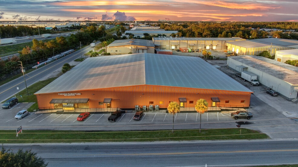 901 Central Florida Pky, Orlando, FL for lease - Building Photo - Image 2 of 36