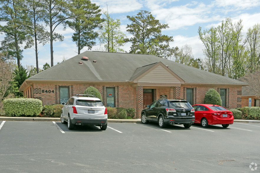 8404 Six Forks Rd, Raleigh, NC à vendre - Photo du bâtiment - Image 1 de 1