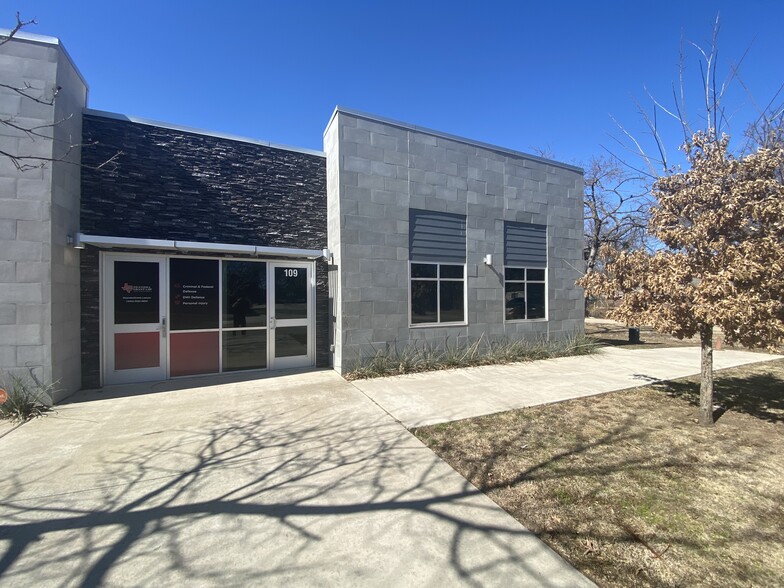 1317 E McKinney St, Denton, TX for sale - Building Photo - Image 1 of 1