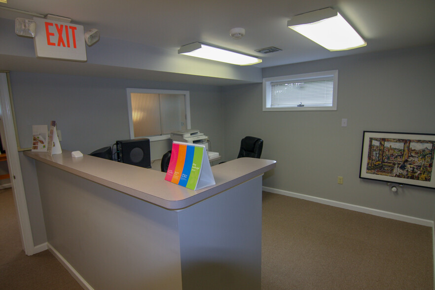 960 Beaver Grade Rd, Coraopolis, PA for lease - Building Photo - Image 3 of 8