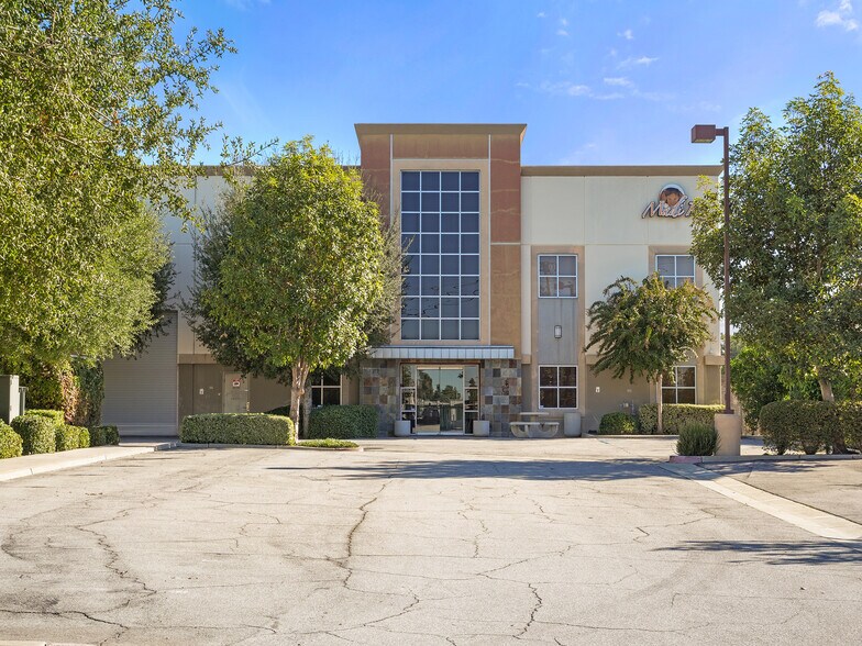 1950 Walker St, La Verne, CA à vendre - Photo principale - Image 1 de 20