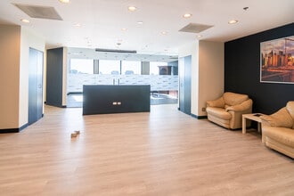 1821 Walden Office Sq, Schaumburg, IL for lease Building Photo- Image 2 of 12