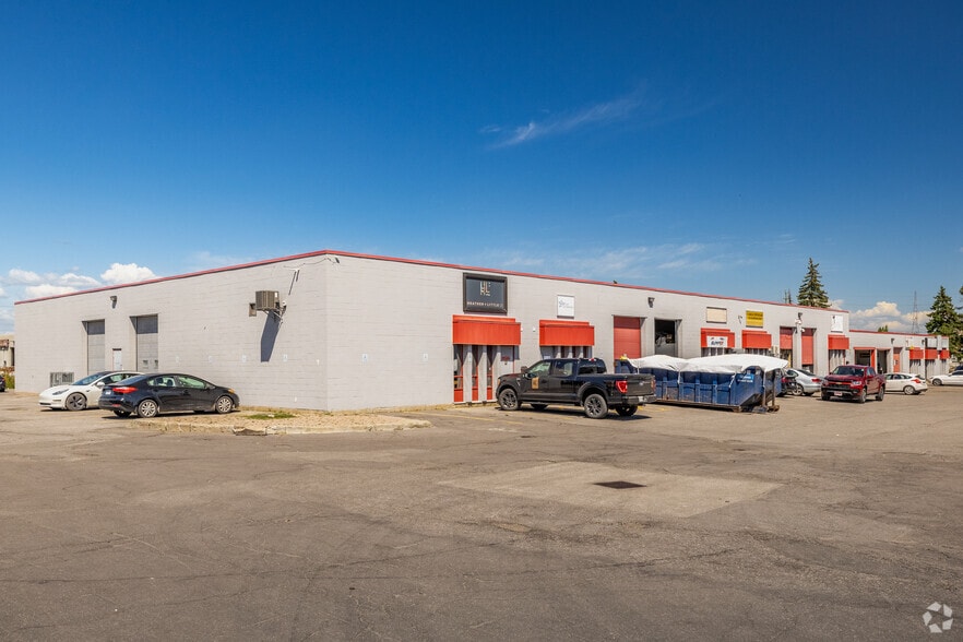 2413 Stevenage Dr, Ottawa, ON for lease - Building Photo - Image 1 of 5