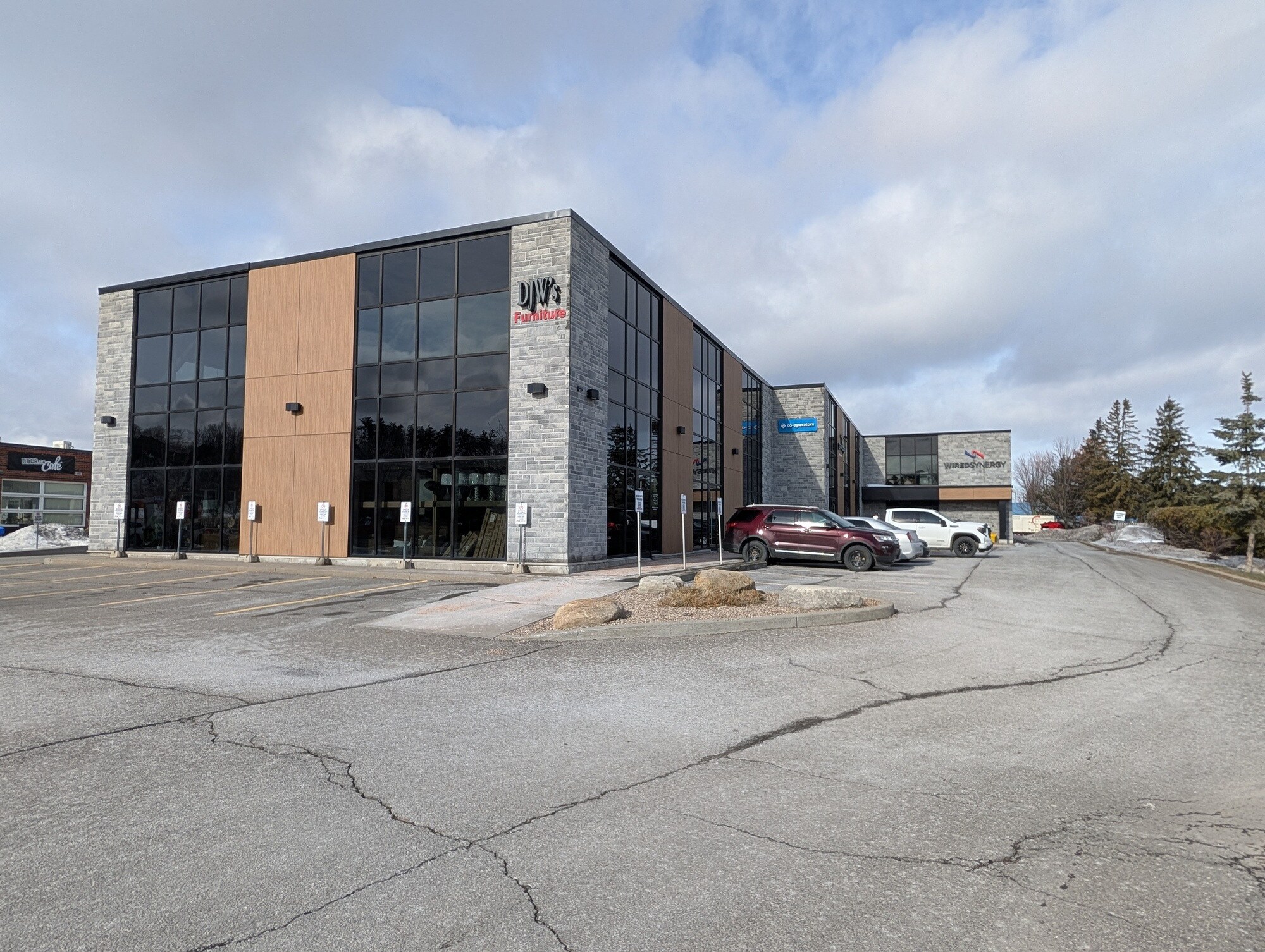 501 Lacolle Way, Ottawa, ON for lease Building Photo- Image 1 of 11