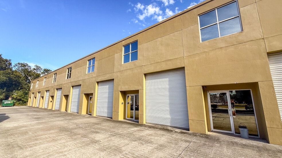 709 Silver Palm Ave, Melbourne, FL for lease - Building Photo - Image 1 of 6