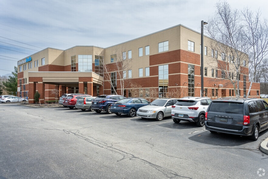 196 Waterford Pky S, Waterford, CT for lease - Primary Photo - Image 1 of 10