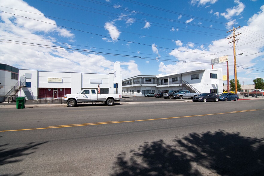 425 Gentry Way, Reno, NV for lease - Building Photo - Image 3 of 16