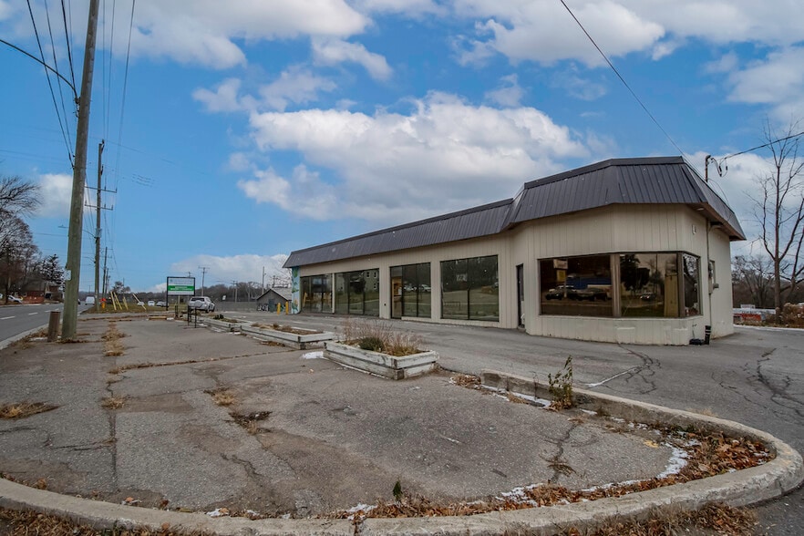 904 Water St, Peterborough, ON for lease - Building Photo - Image 3 of 35