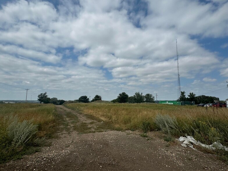 2200 20th Avenue Southwest, Minot, ND for sale - Building Photo - Image 2 of 4