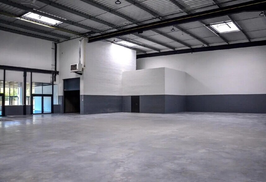 Flex in Persan for sale - Building Photo - Image 2 of 10