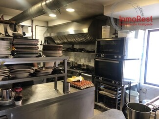 Plus de détails pour Multi-résidentiel à vendre