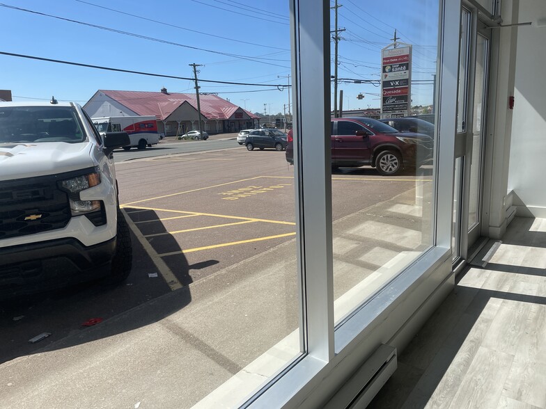 438 Paul St, Dieppe, NB for lease - Building Photo - Image 2 of 13