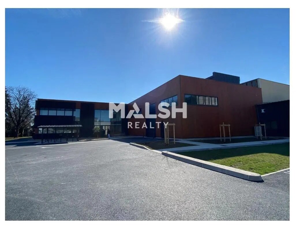 Office in Villeurbanne for lease Building Photo- Image 1 of 7