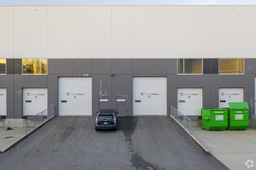 19055 Airport Way, Pitt Meadows, BC à louer - Photo du bâtiment - Image 2 de 2