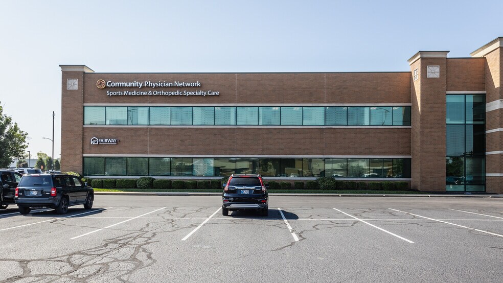 555 E County Line Rd, Greenwood, IN à louer - Photo du bâtiment - Image 3 de 26