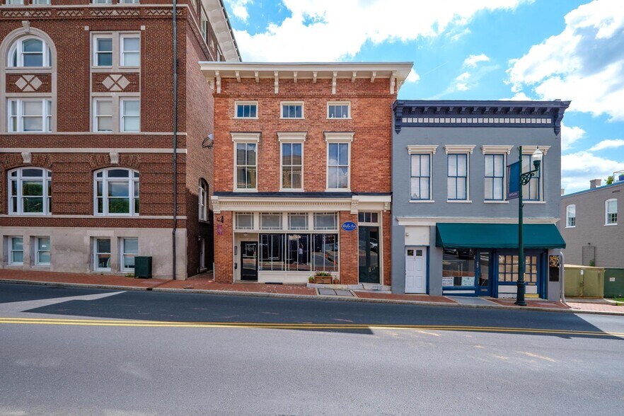 27 N Augusta St, Staunton, VA for sale - Primary Photo - Image 1 of 1