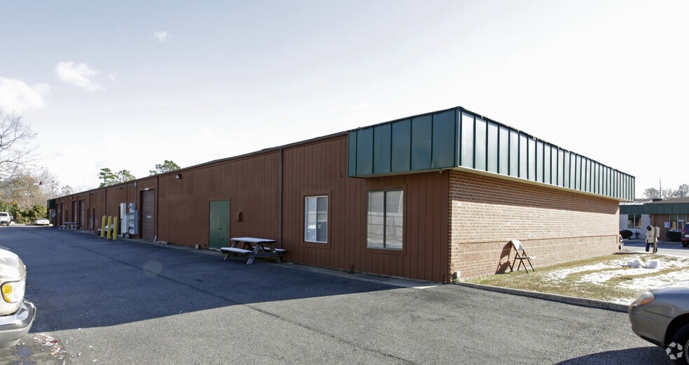 420 Investors Pl, Virginia Beach, VA à louer - Photo du bâtiment - Image 2 de 2