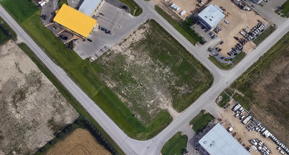 132 & 138 Clearmile Ave, Red Deer County, AB for sale - Aerial - Image 2 of 4