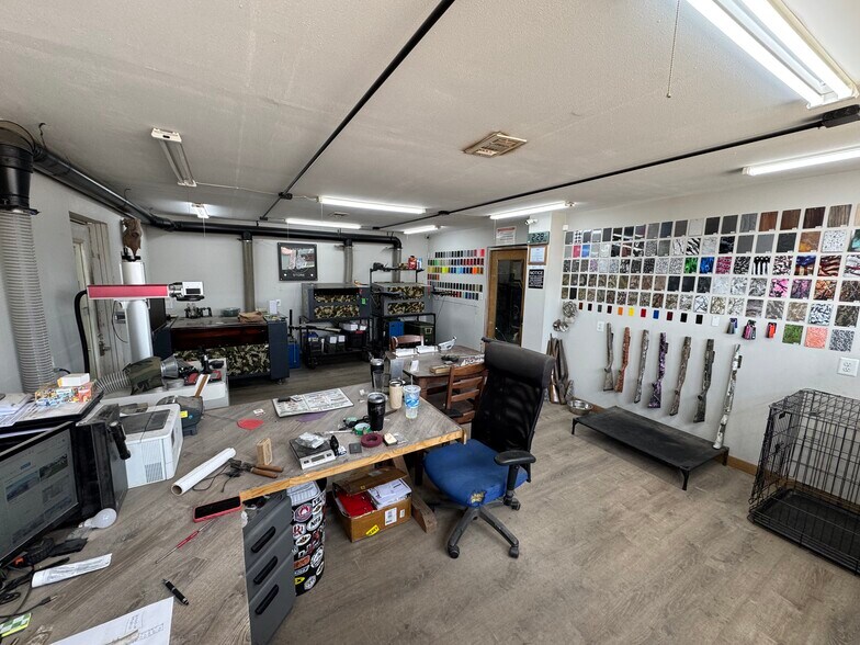 305 Central Ave, Wiggins, CO à louer - Photo intérieure - Image 3 de 20