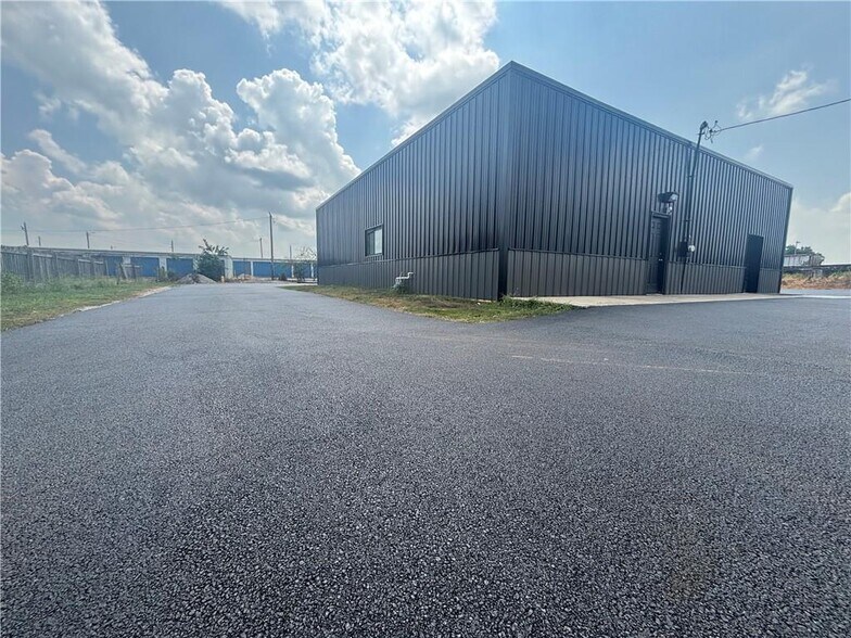 1937 Maple Ave, Mattoon, IL à vendre - Photo du bâtiment - Image 3 de 8